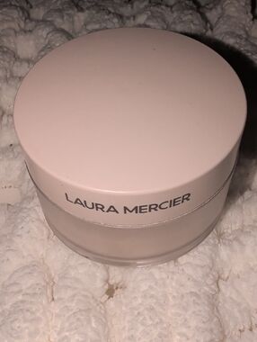 Laura Mercier Ultra Blur Talc Free Long wearing Translucent Loose Setting Powder